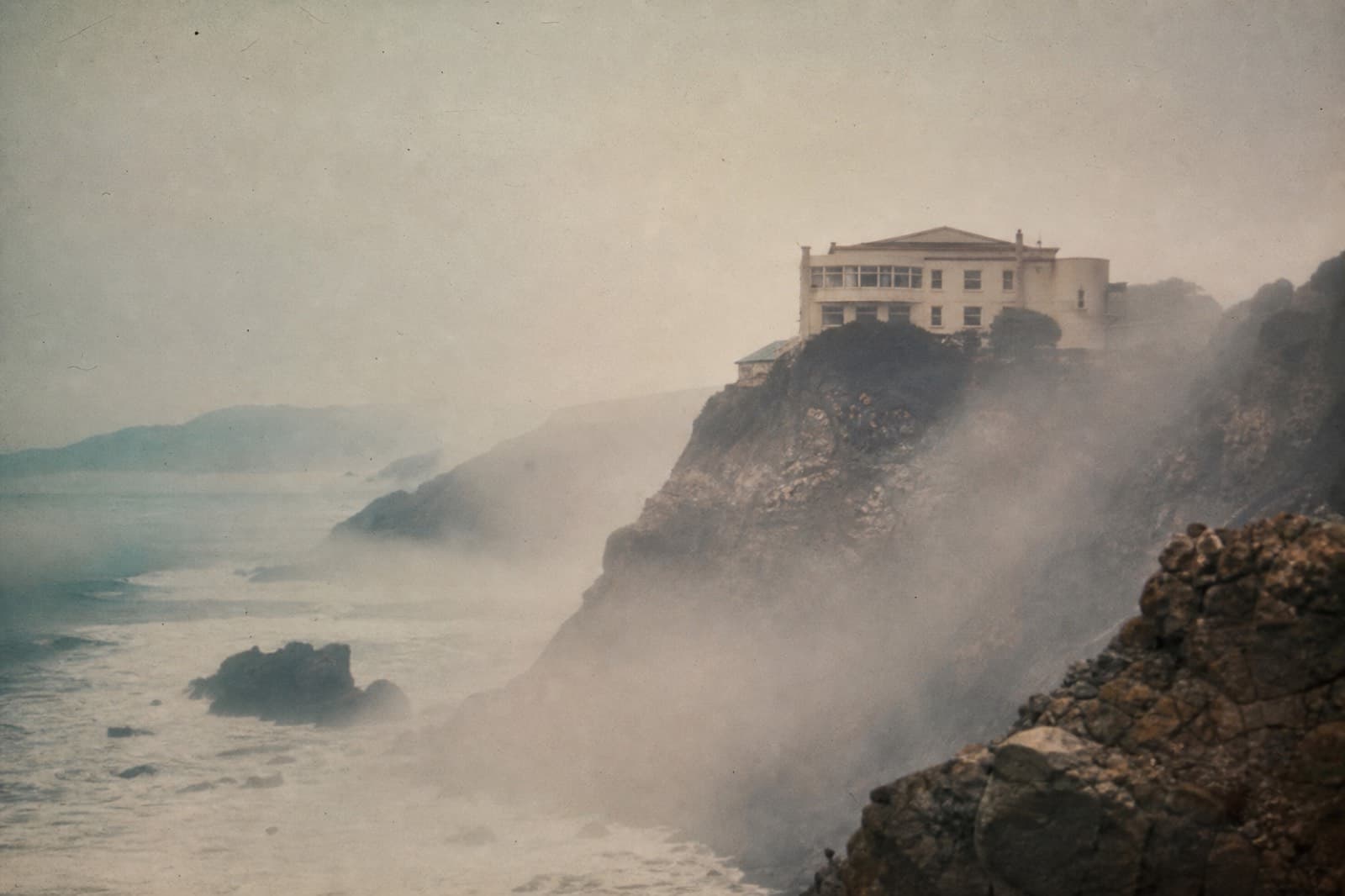 The Strange High House in the Mist — Miskatonic Expedition archive dossier